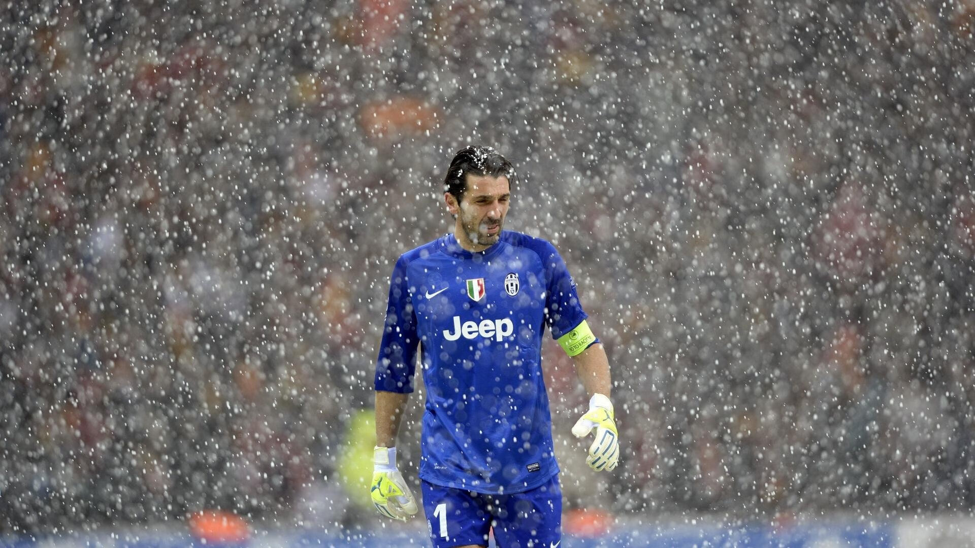 摩纳哥仰泳强将冲击奖牌，摩纳哥泳池